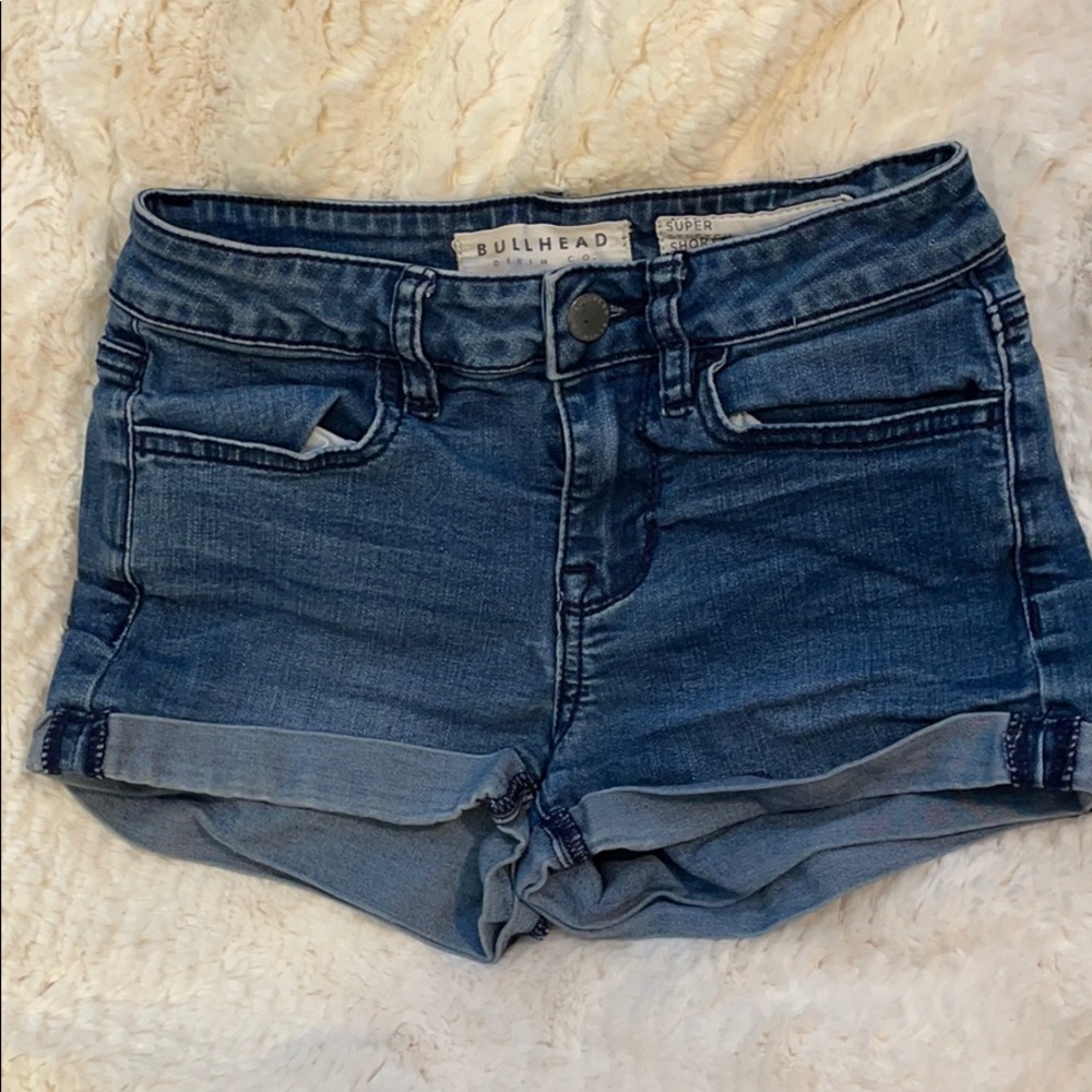 bullhead jean shorts (size 23)